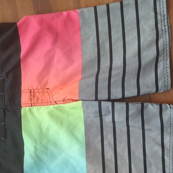 Boys swimming short medium - Picture 2 of 4